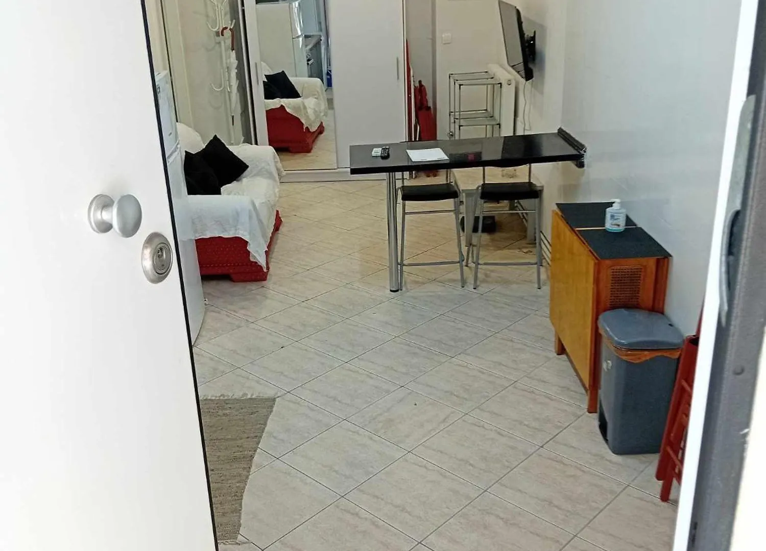 Comfy Studio In The Center location